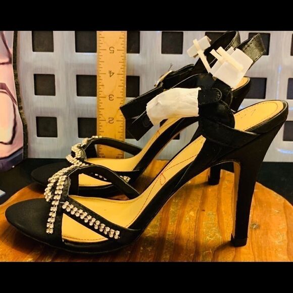 Le Soir by Pour La Victoire Estee Satin Sandal NIB - Picture 1 of 8